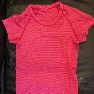 Lululemon Magenta Swiftly Sleeve Crew Top